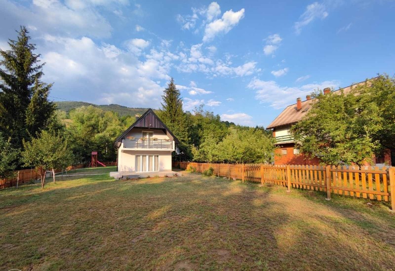 Very nice and fully arranged cottage near Sarajevo