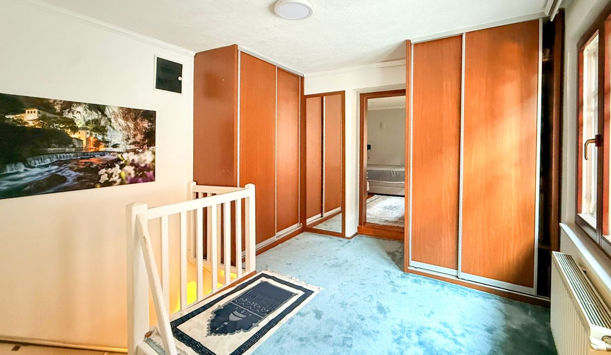 8fca5b6c-10ea-4e7a-af6d-29859ddab8e6