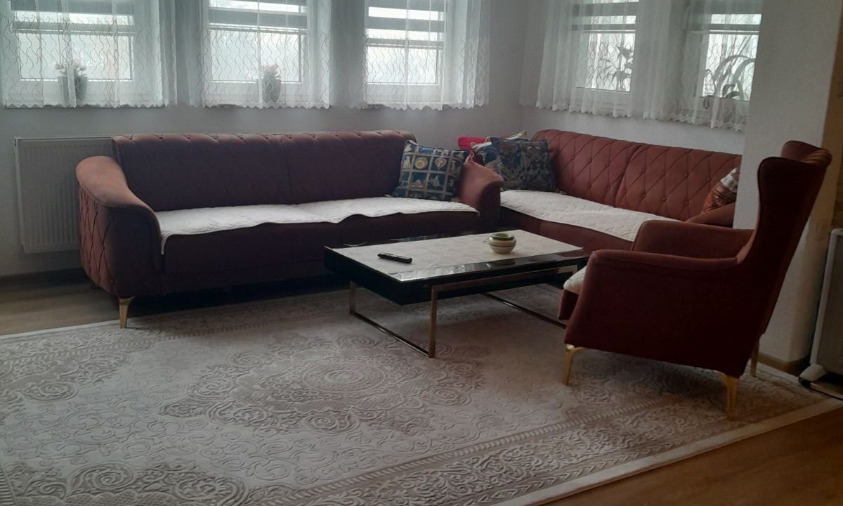 26de5351-f73b-4a13-bcec-6a792357ecb9