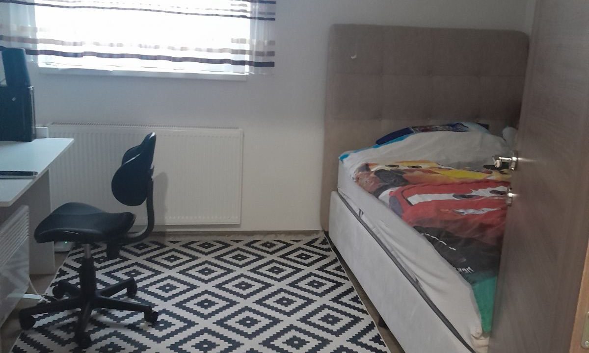 f131f8c4-fdf0-4811-9835-452070cde1e2